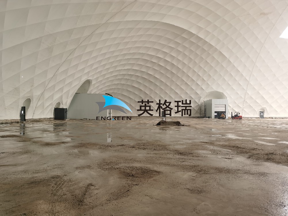 氣膜倉庫內(nèi)部空間無礙，大型機械可自由運行，空間利用率高